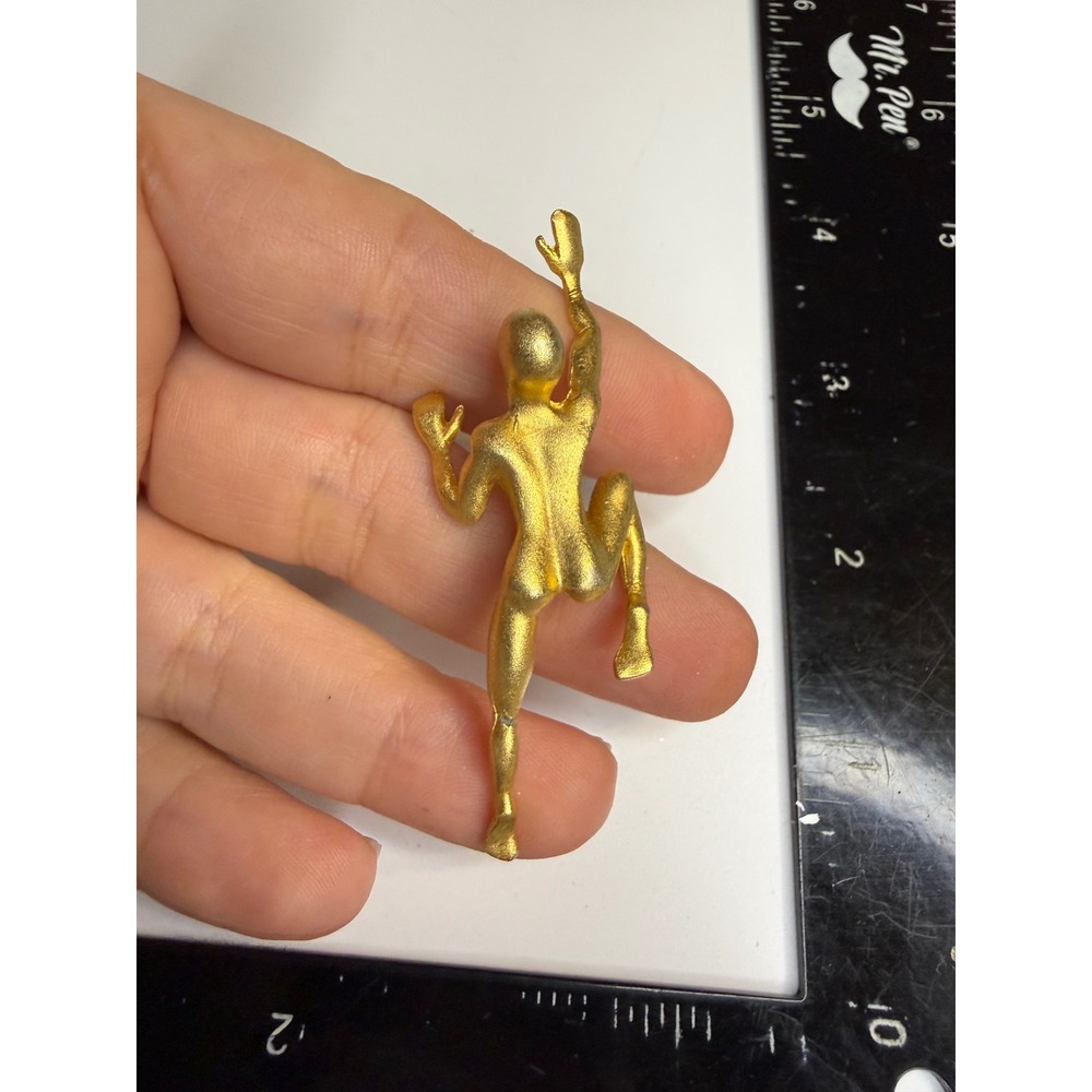 Gold Tone Climbing Man Lapel Pin Rock Climber Bouldering Athlete Brooch